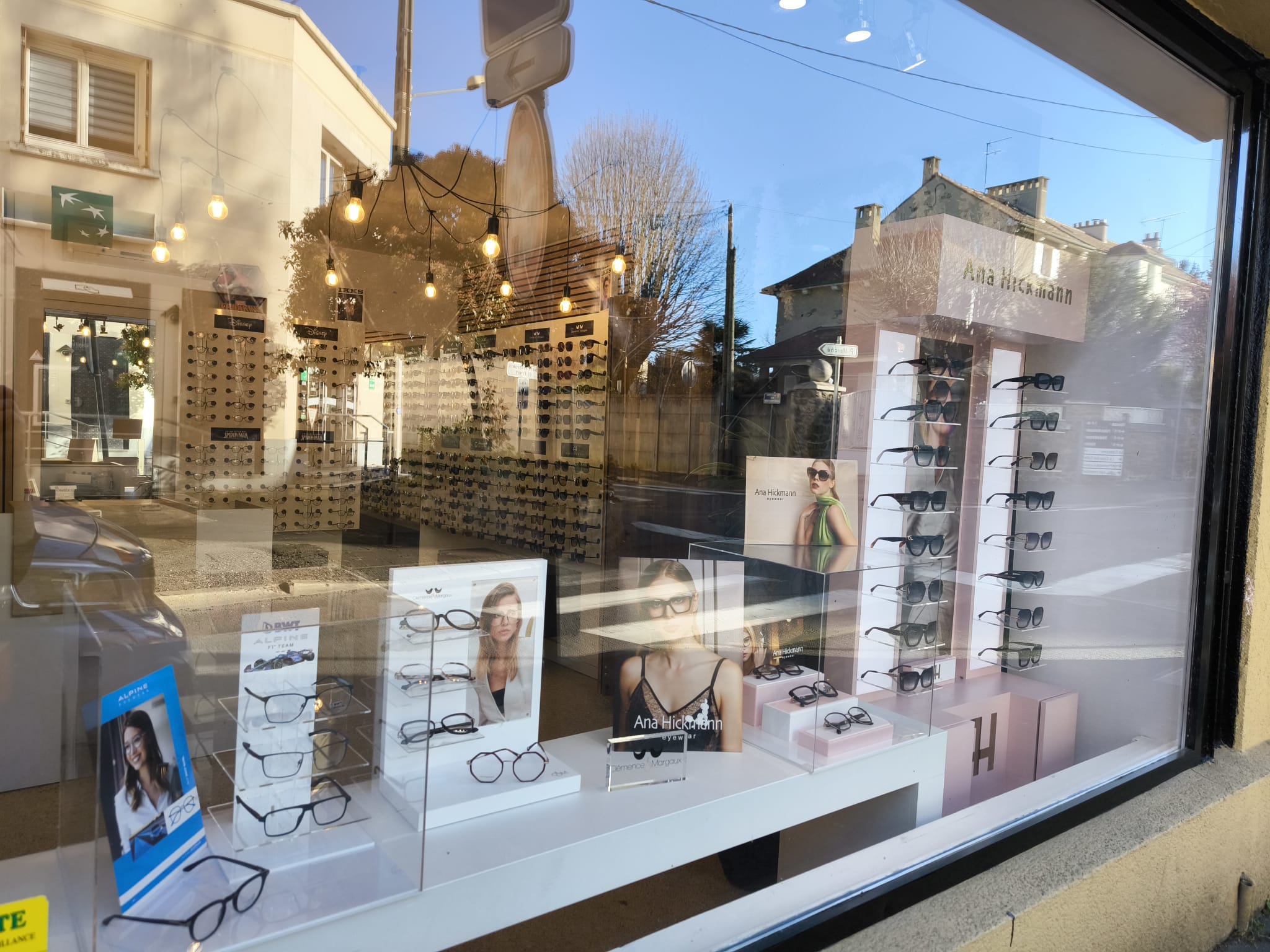 optea store front left