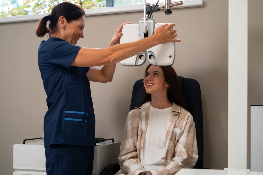 comment prolonger la durée de vie de vos lunettes ou de vos aides auditives. 3 Nos Services